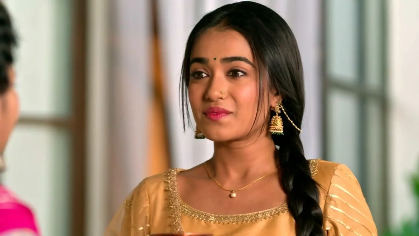 Radha Asks Dulari about the Holy Basil | Pyar Ka Pehla Naam Radha Mohan 