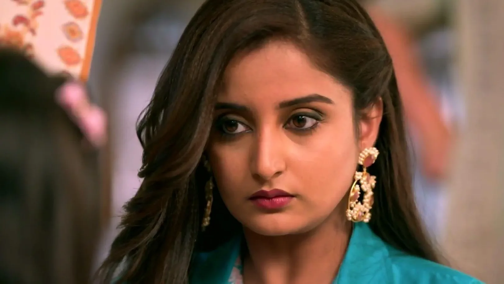 Radha Feels Scared to See Mohan's State 25th May 2022 Webisode