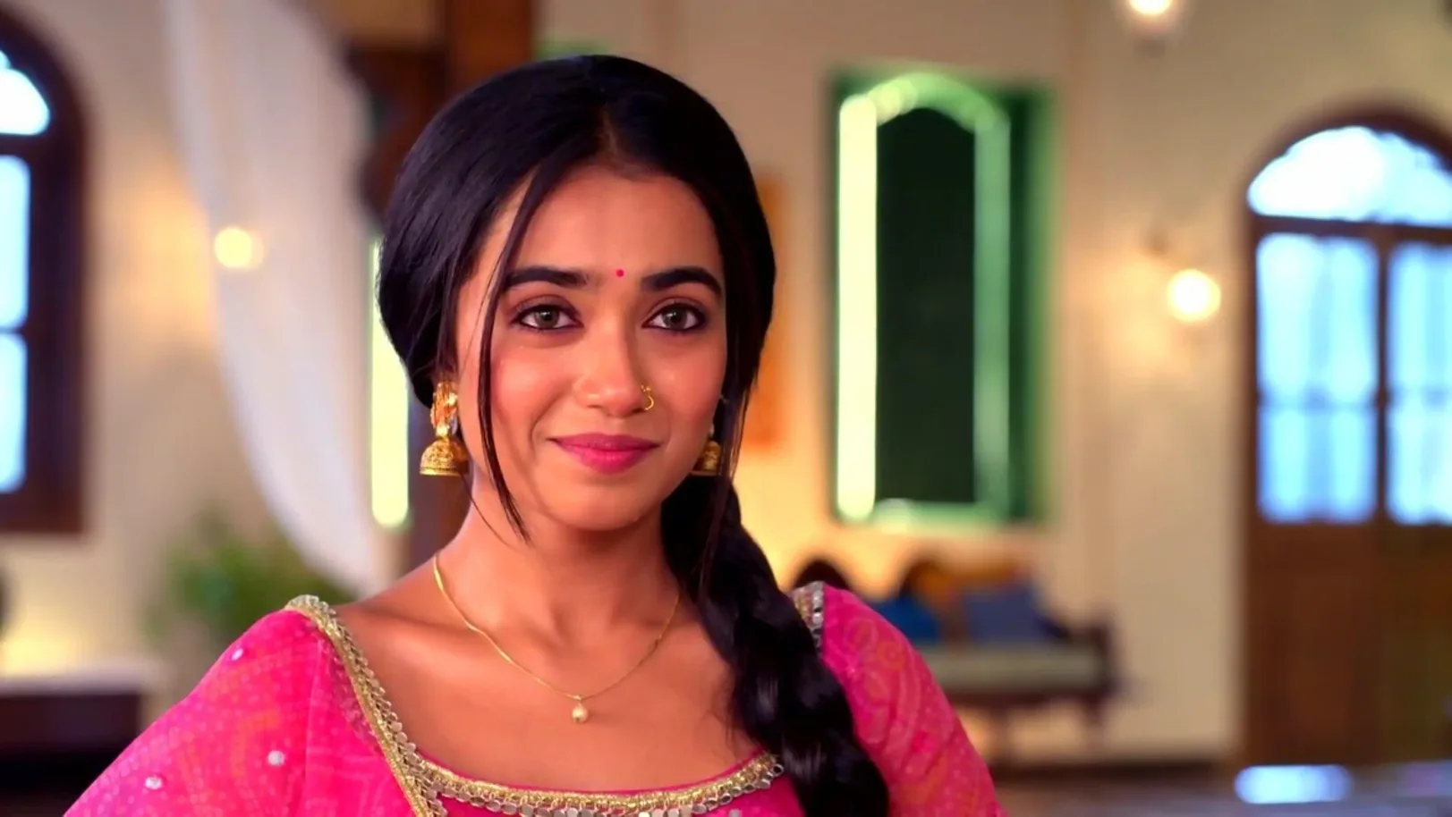 Mohan Stops Damini from Leaving 4th June 2022 Webisode