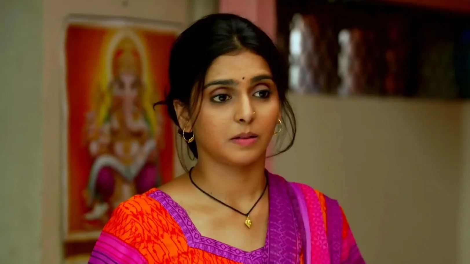 Akka Asks Suresh for Rent | Appi Amchi Collector 