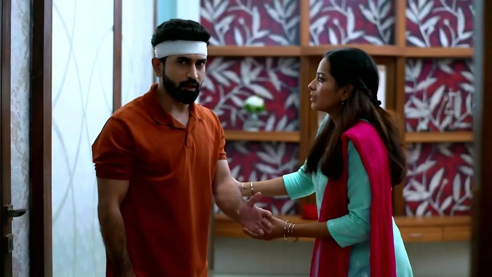 Falguni Suspects Netra to be a Thief | Saatvya Mulichi Saatvi Mulgi 
