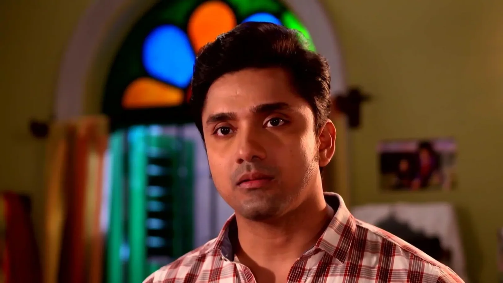 Krishna Asks Srijan to Not Marry Parna 22nd November 2022 Webisode