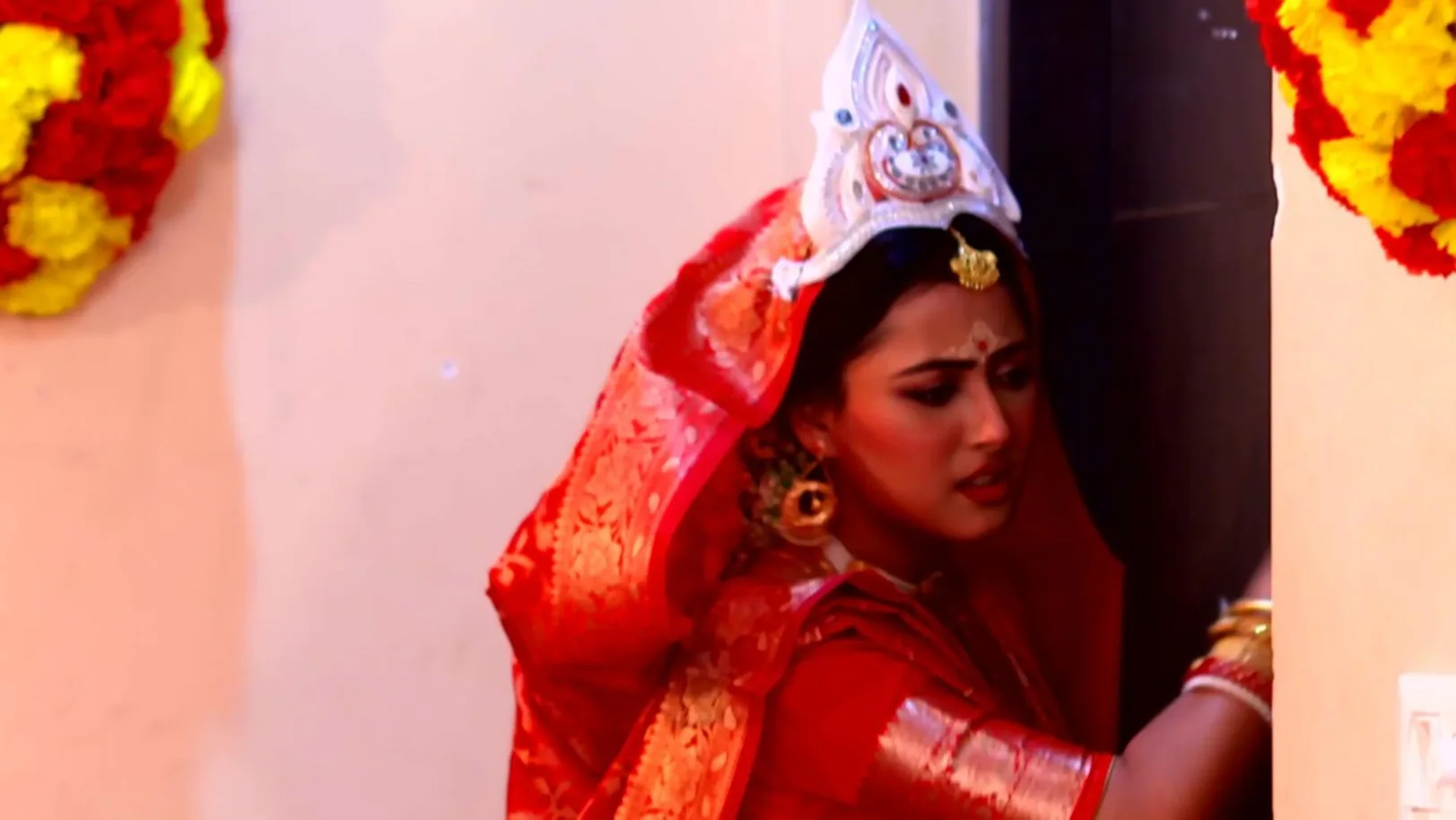 Neem Phooler Madhu - November 30, 2022 - Episode Spoiler