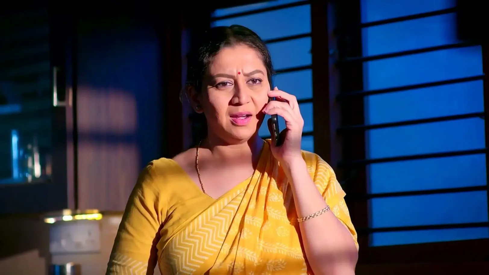 Tulasi Checks Up on Ravindra 1st December 2022 Webisode