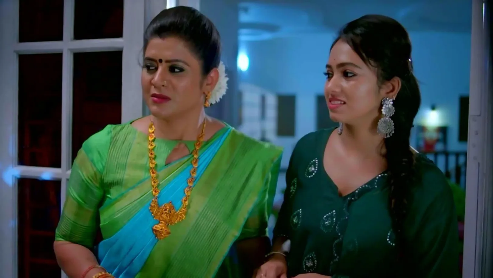 Shyama Takes Music Lessons for Vismaya | Shyamambaram 