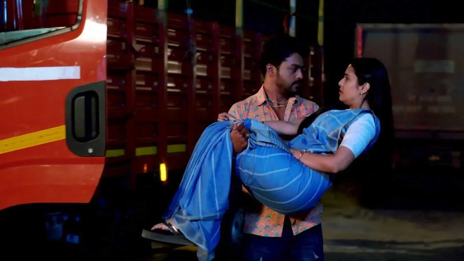 Adhipati Teaches the Truck Driver a Lesson | Tula Shikvin Changlach Dhada 