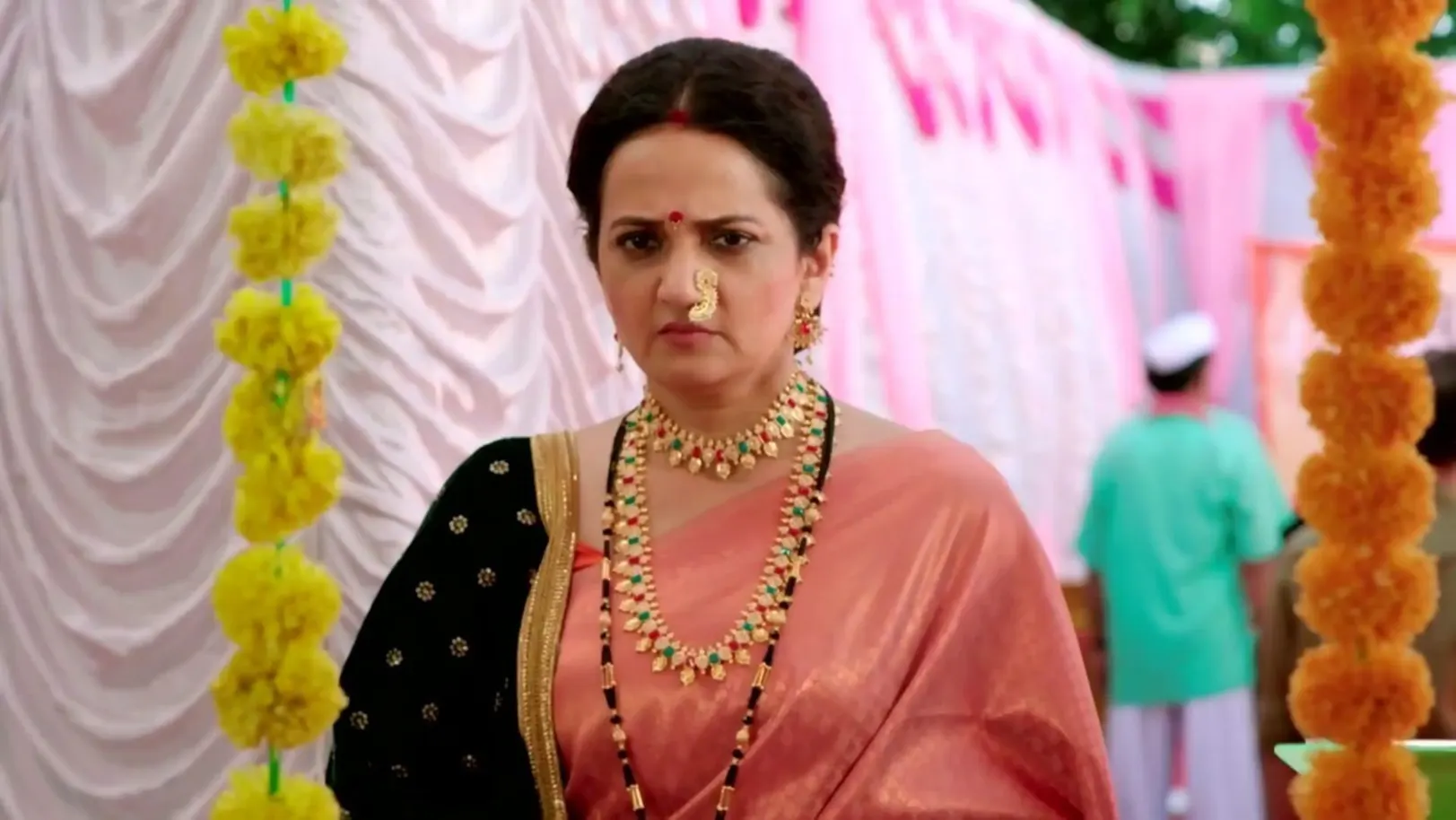 Bhuvaneshwari Searches for Adhipati 6th April 2023 Webisode