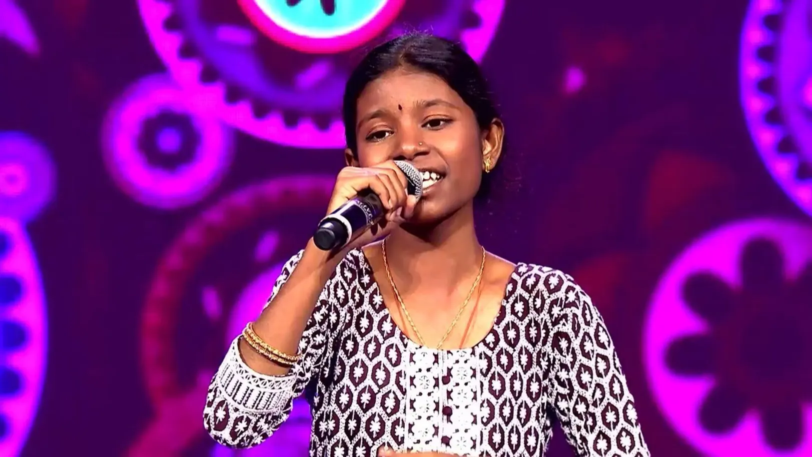 Pragathi Sings Yelle Madhavanu 