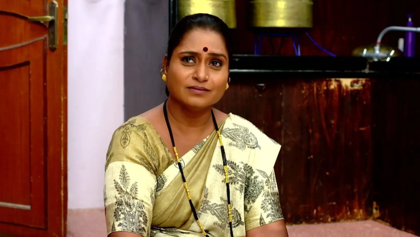 Aditi Gets Overwhelmed | Tujhya Majhya Sansarala Ani Kaay Hawa 