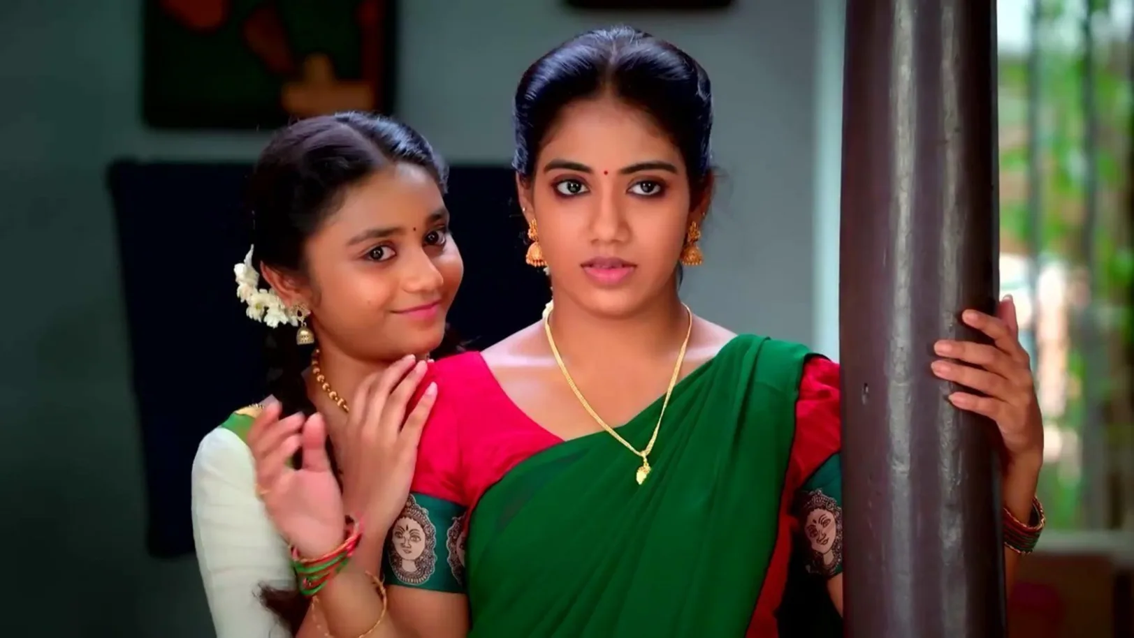 Shanmugham's Behaviour Astonishes His Sisters | Anna 