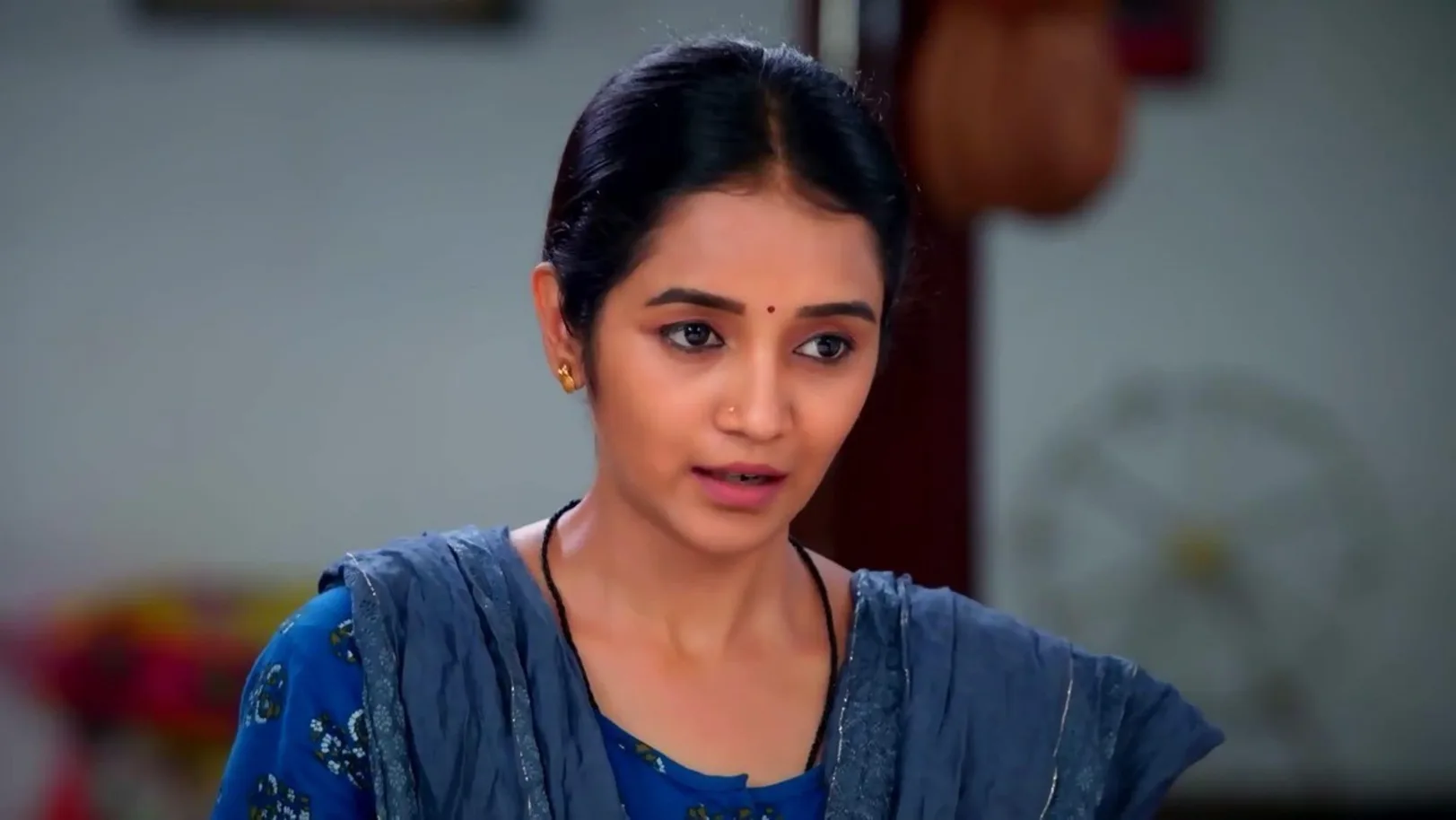 Veera Lies to Shanmugham 12th June 2023 Webisode