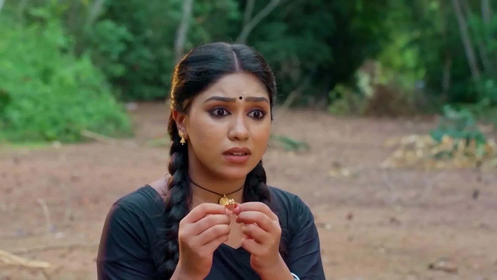 Gayathri Appears in front of Parvathy 20th June 2023 Webisode