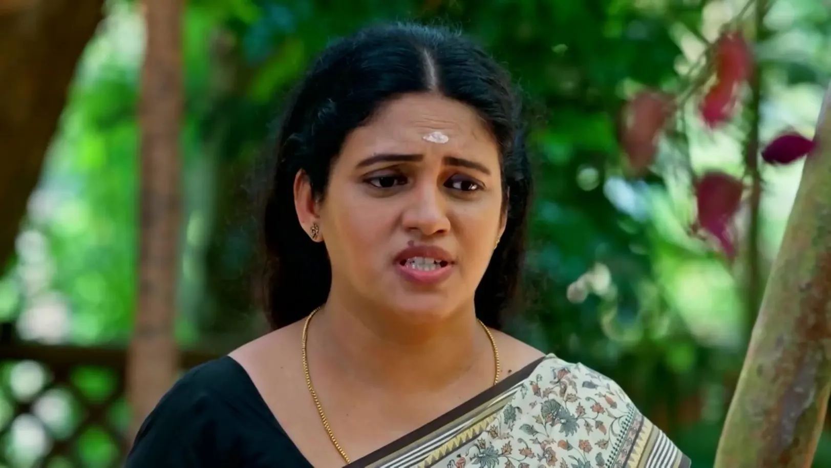 Pallavi Lies to Parvathy | Parvathy 