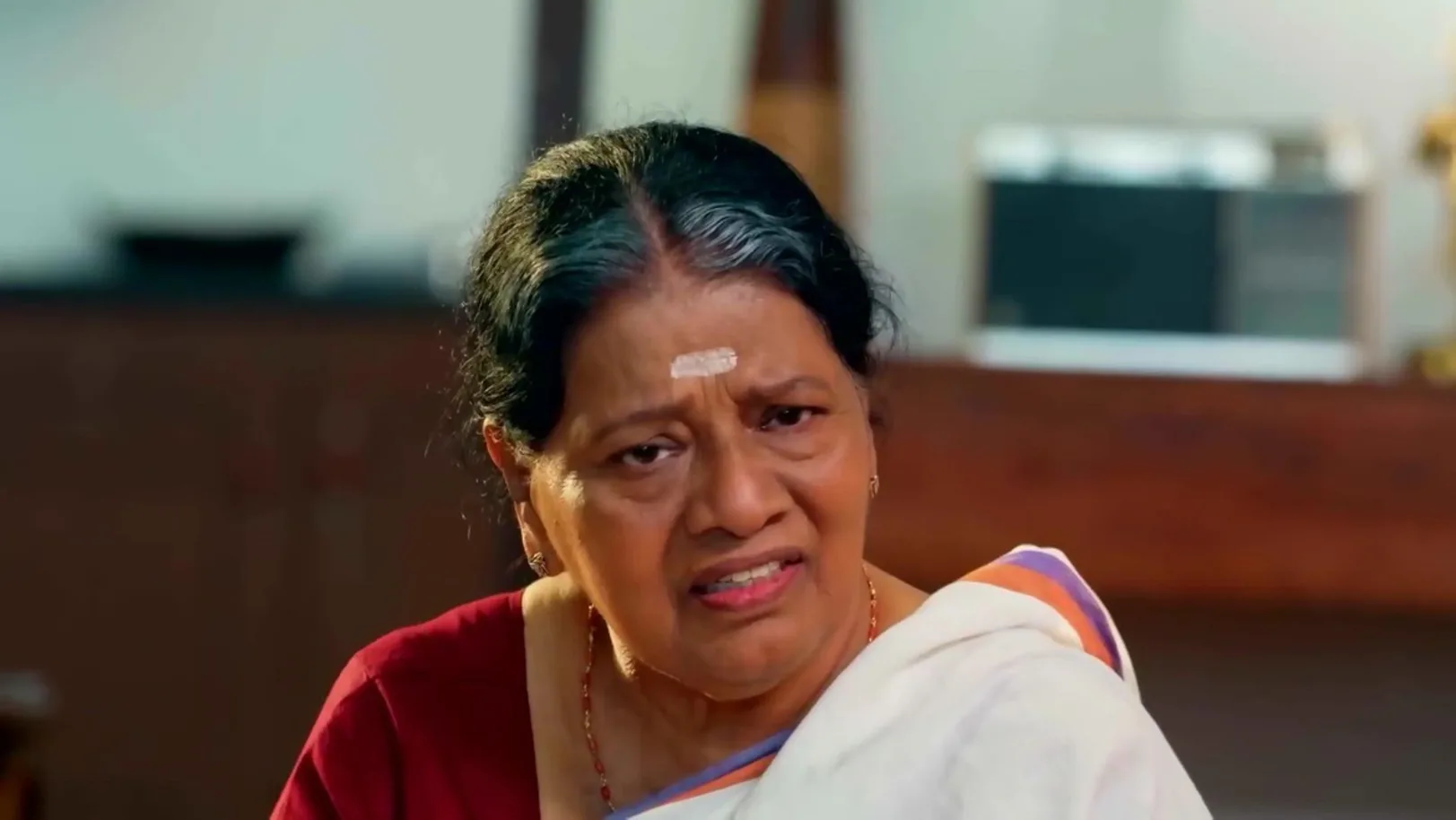 Muthachchi Teases Parvathy | Parvathy 
