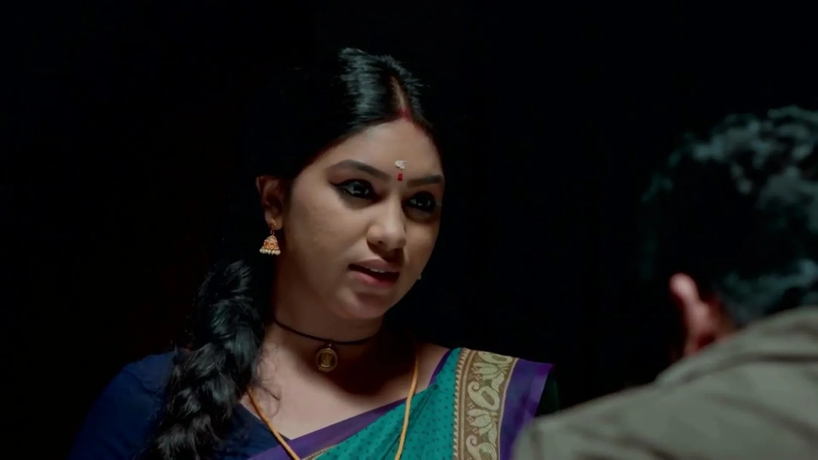 Parvathy Rescues Indran | Parvathy 
