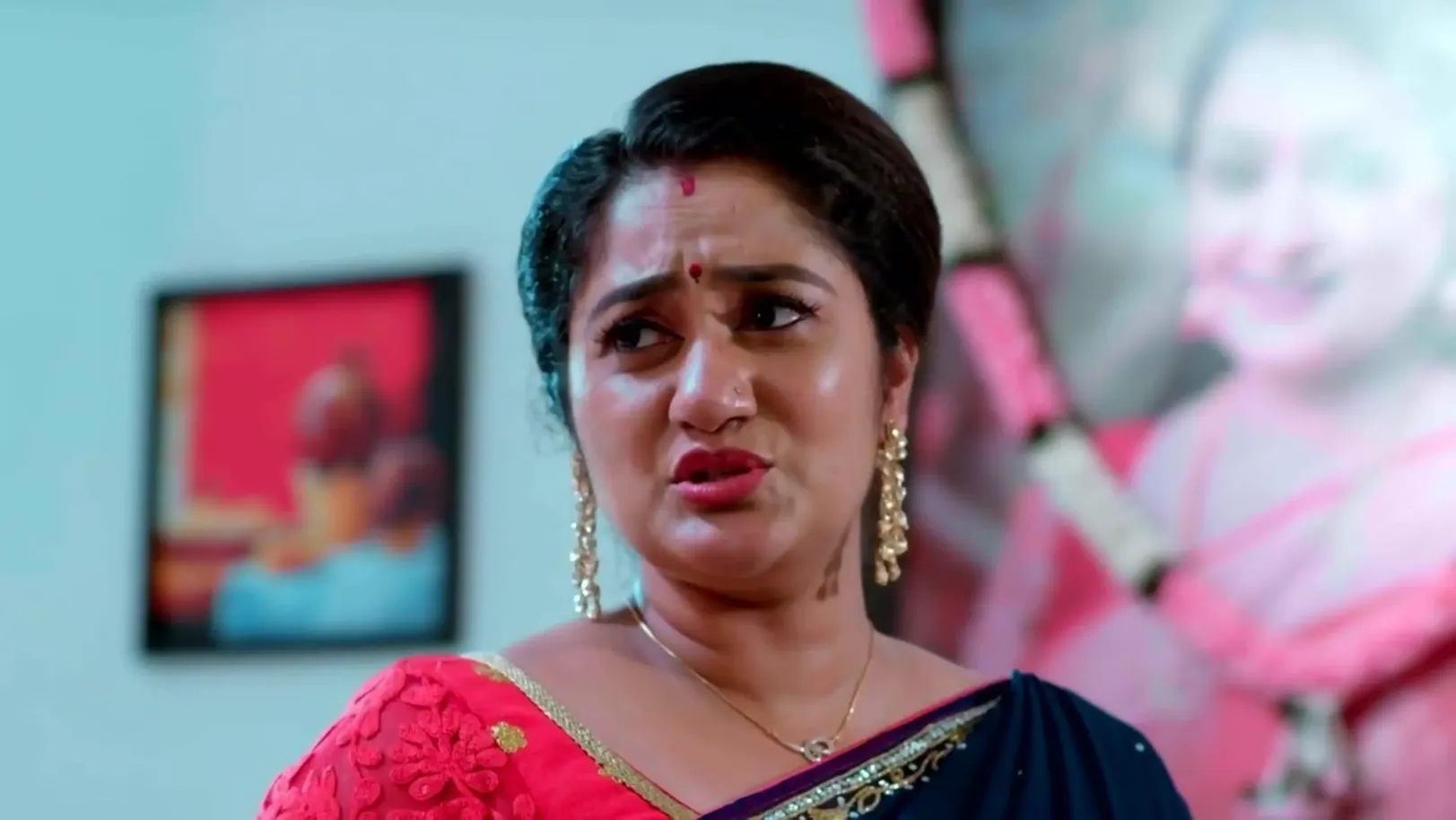 Achamma Questions Gopi | Parvathy 