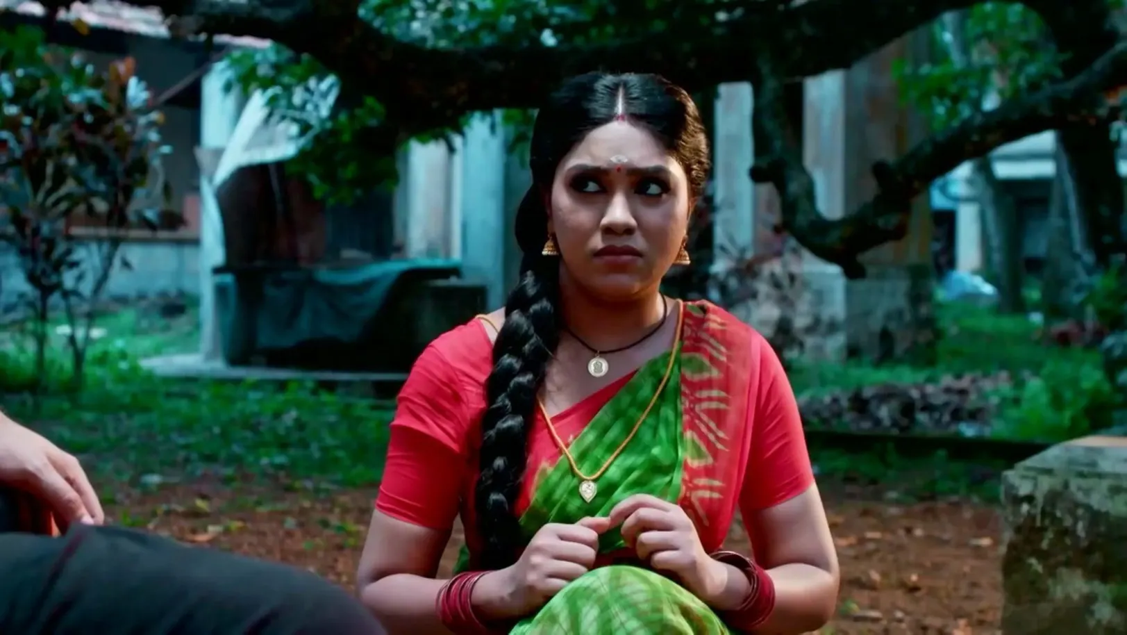Parvathy Washes Vishal’s Feet | Parvathy 