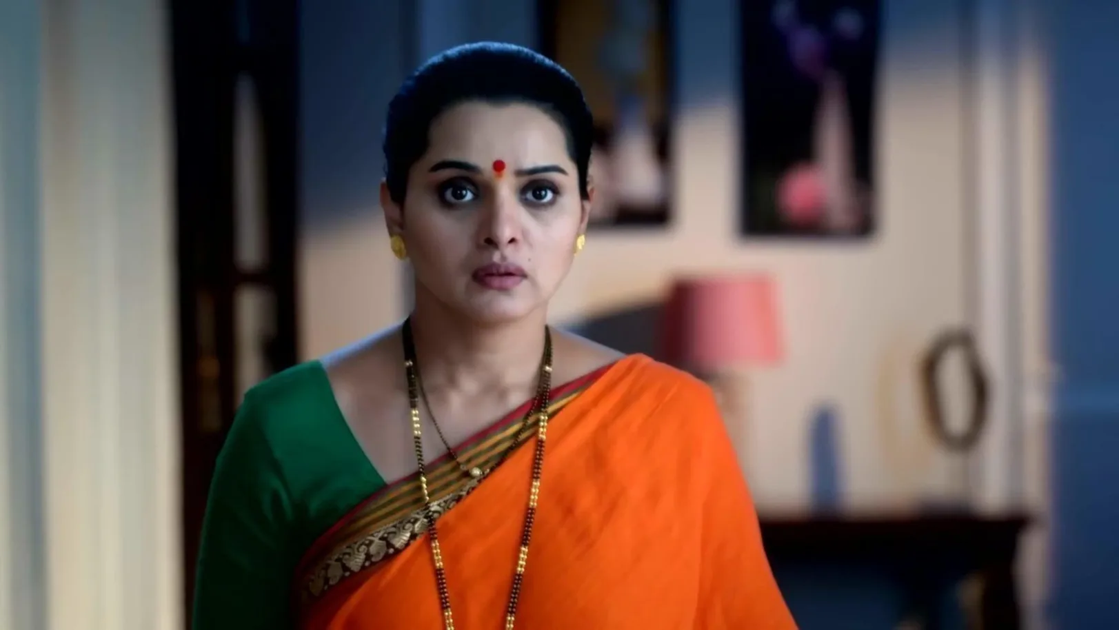 Uma Learns that Sandhya Has Cancer | Sara Kahi Tichyasathi 