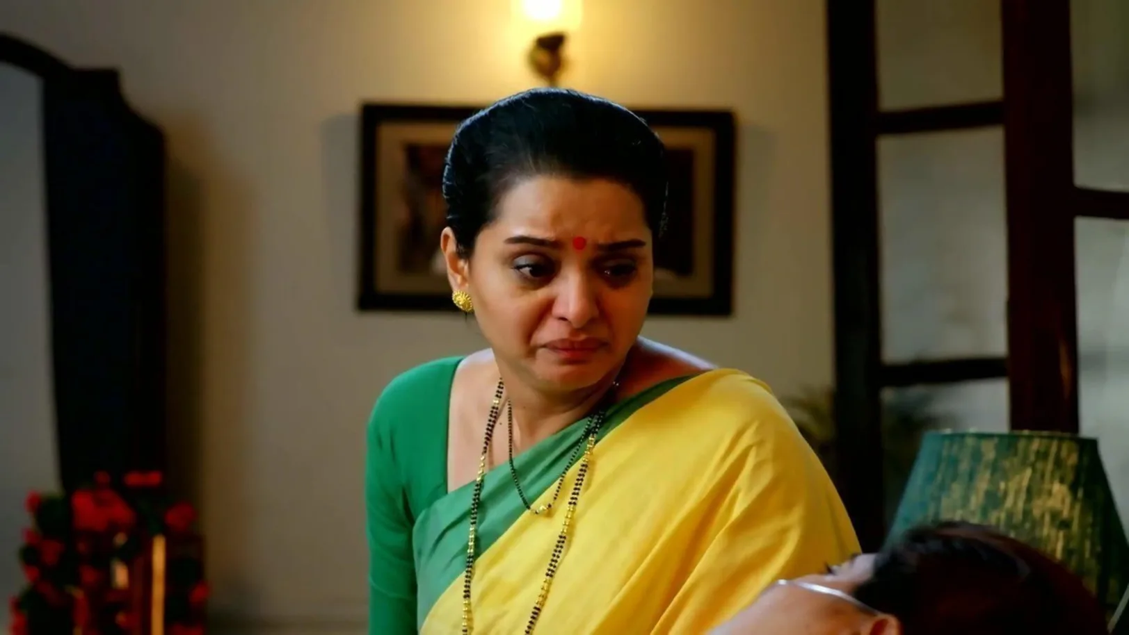 Sandhya Consoles Uma | Sara Kahi Tichyasathi 