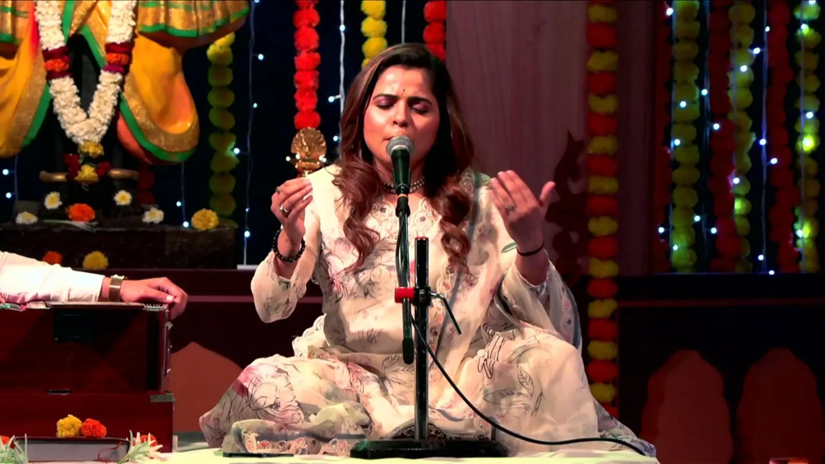 Avgha Rang Ek Zhala - October 23, 2023 - Episode Spoiler