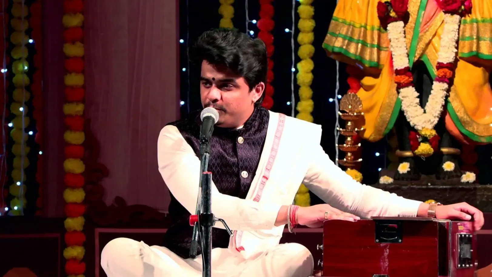 Avgha Rang Ek Zhala - 31 October, 2023
