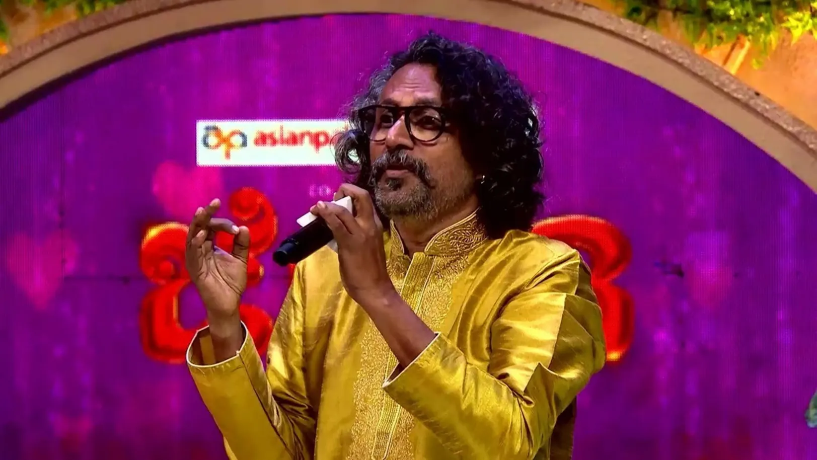 Ganesh's Melodious Rendition of Karunada Thayi Episode 17