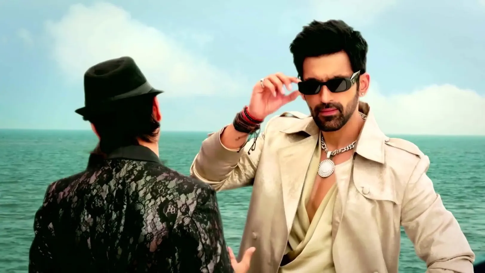 Amrita Arrives at Virat's Boat | Kaise Mujhe Tum Mil Gaye 