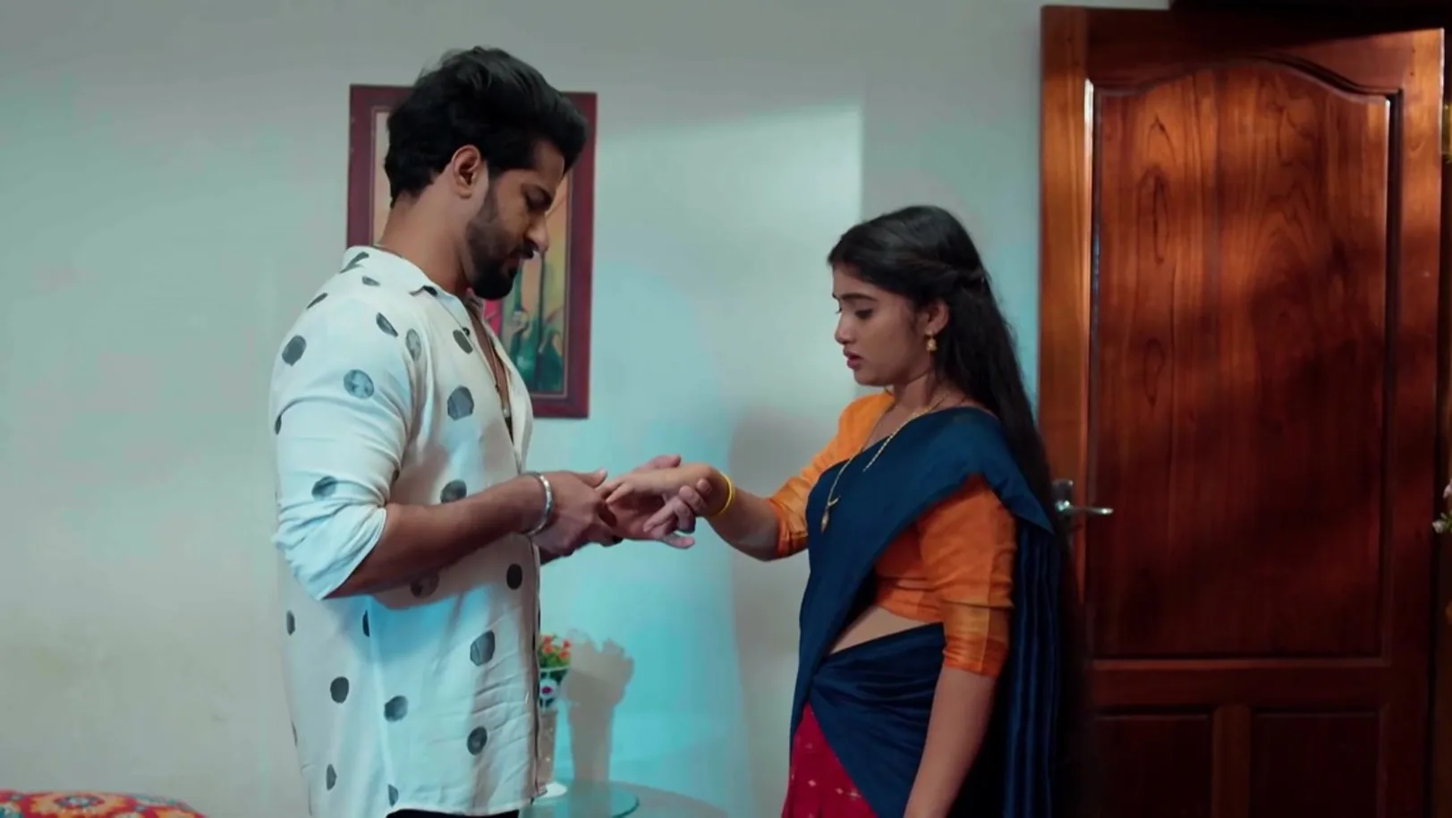 Lakshmi Wears Swathi’s Ring | Mizhirandilum 