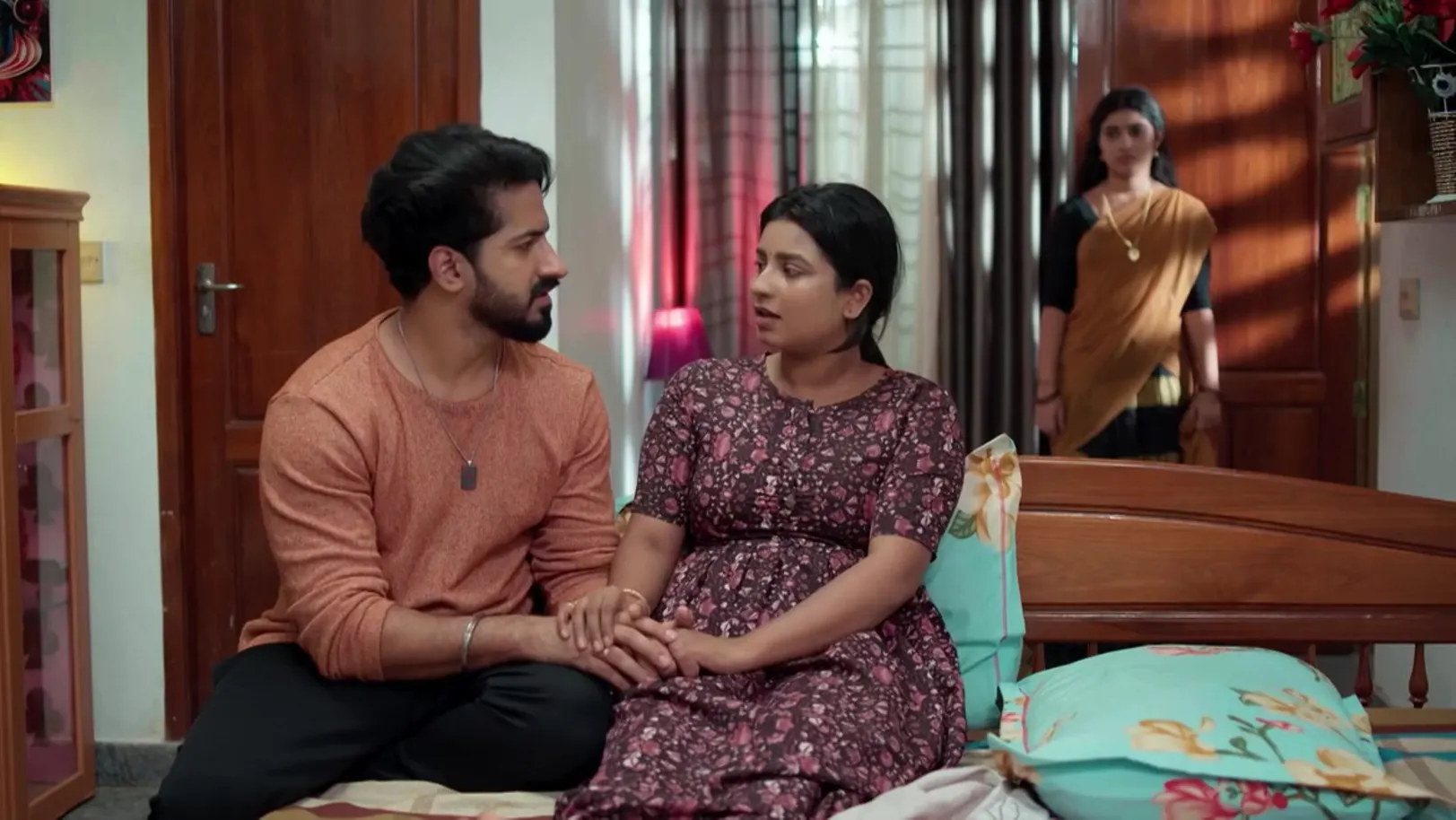 Sanju Puts the Ring on Swathi’s Finger | Mizhirandilum 