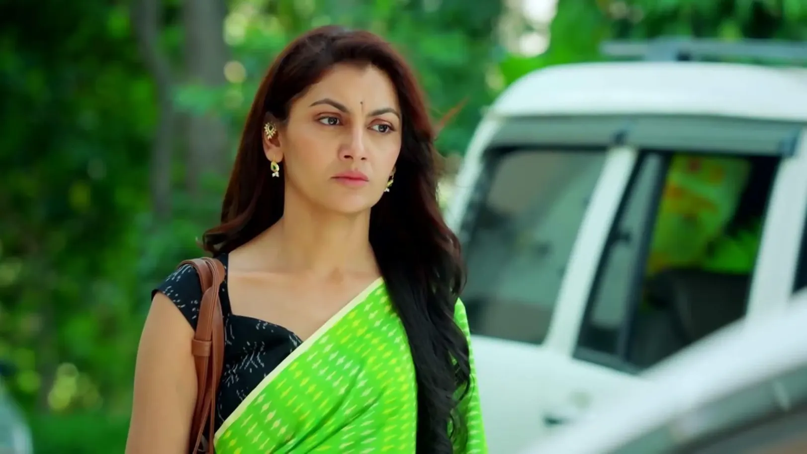 Jayesh's Behaviour Saddens Amrita | Kaise Mujhe Tum Mil Gaye 