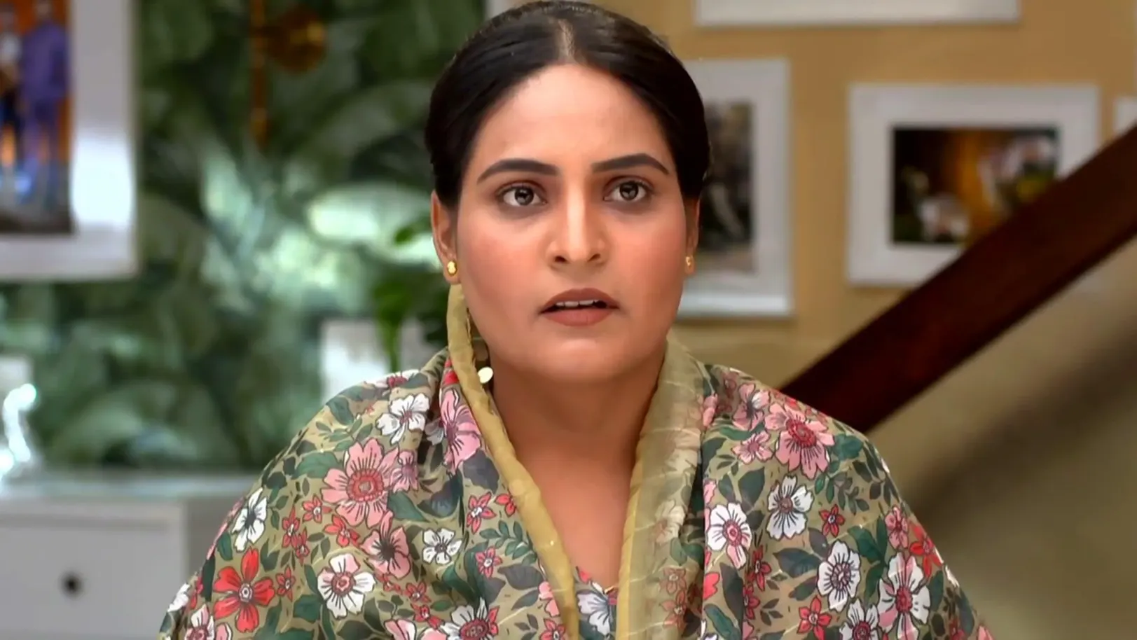 Mr Narula Asks Saroj a Question | Gal Mithi Mithi 
