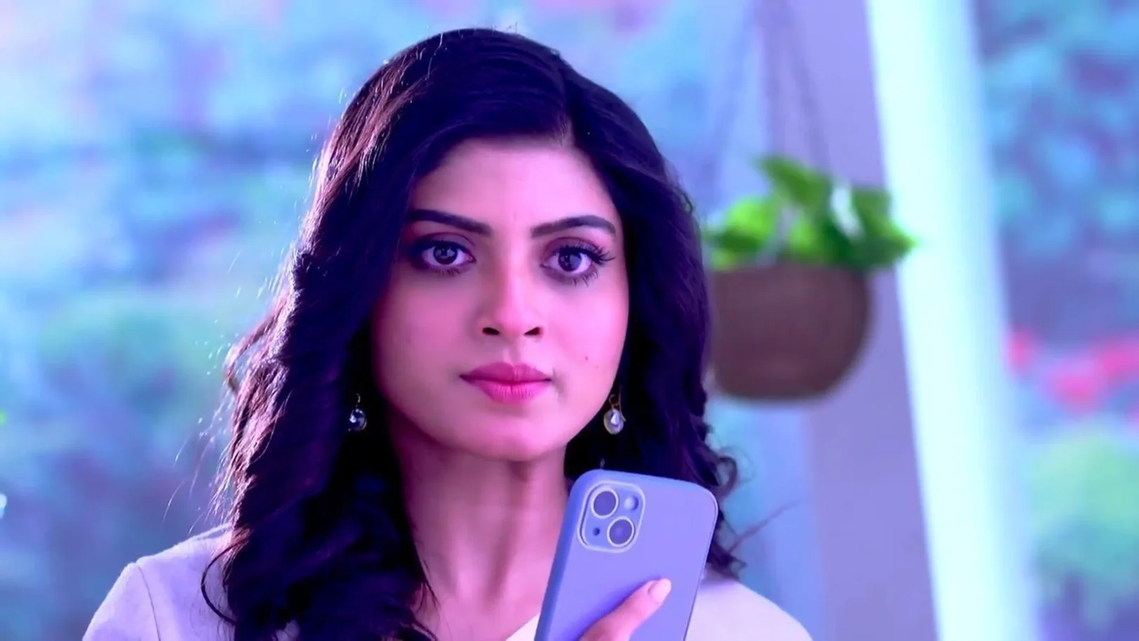Radha Chases the Bus 25th December 2023 Webisode