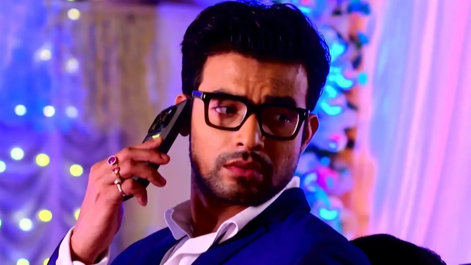 Aniket Collides With Shyamoli l Kon Gopone Mon Bheseche 