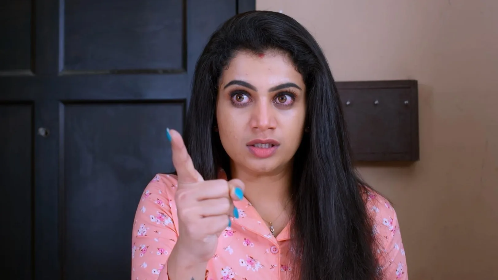 Pavitra Gets Angry with Santosh 1st December 2021 Webisode