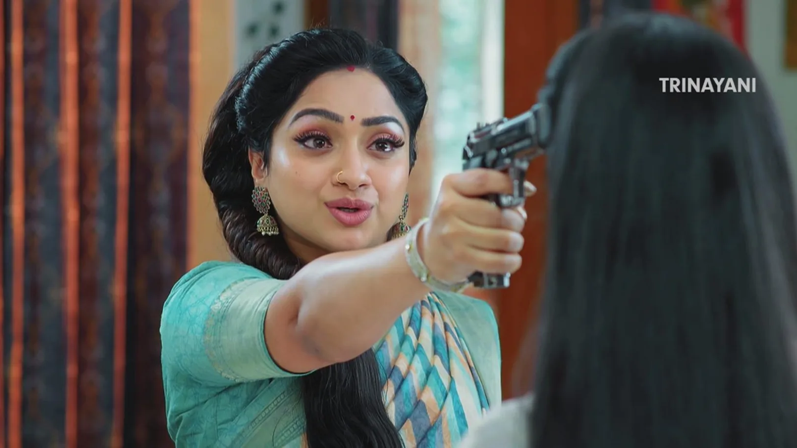 Nayani Points a Gun at Sumana | Trinayani | Promo