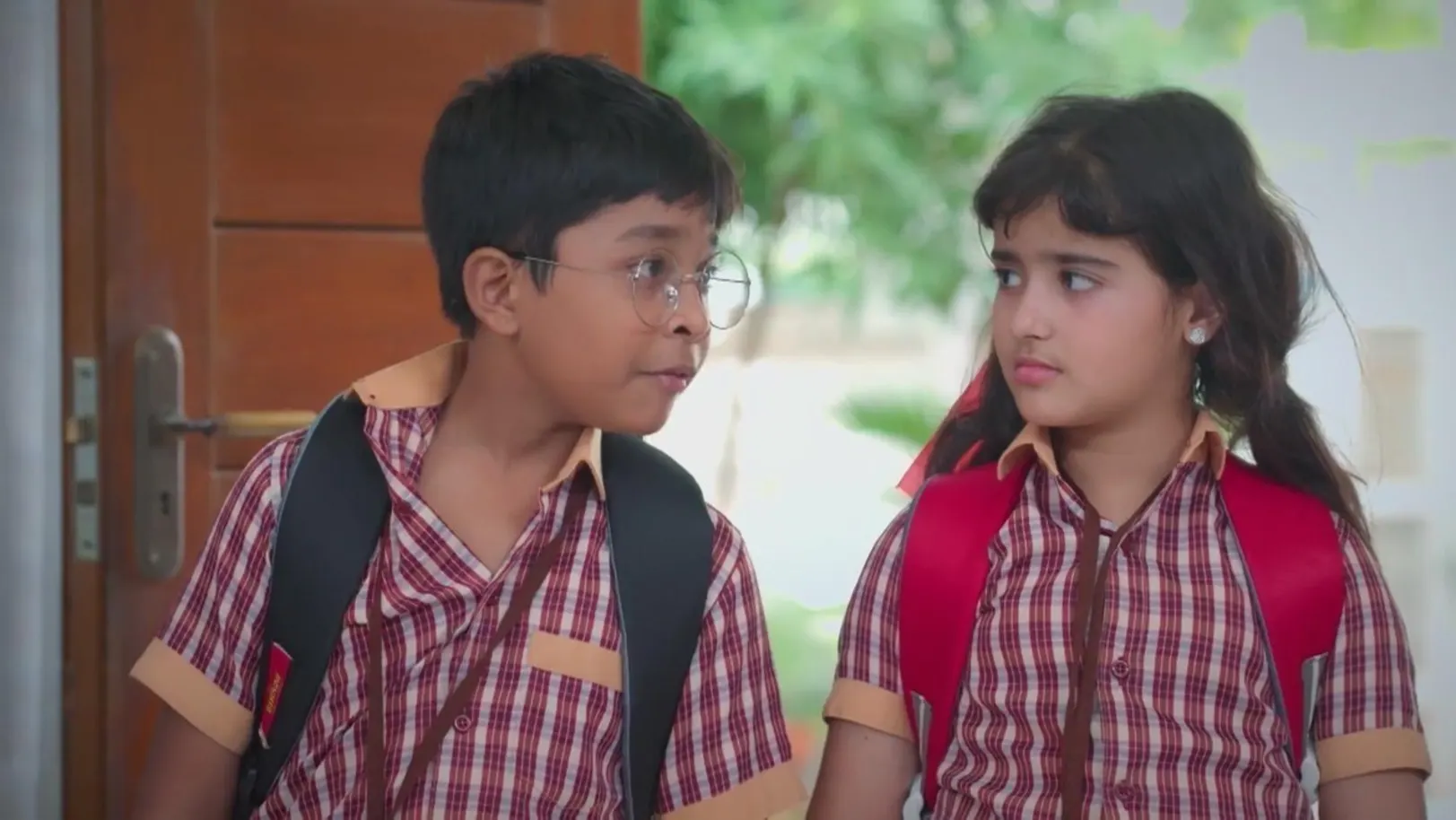 Ezhil Scolds His Children 29th January 2024 Webisode