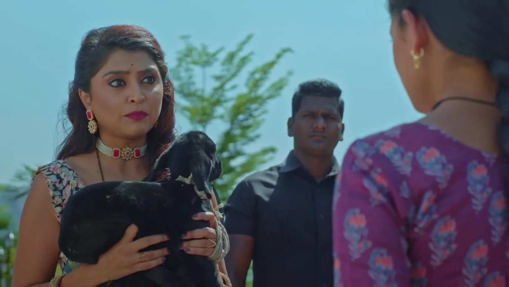 Damini Leaves Paaru Outside the House | Paaru 
