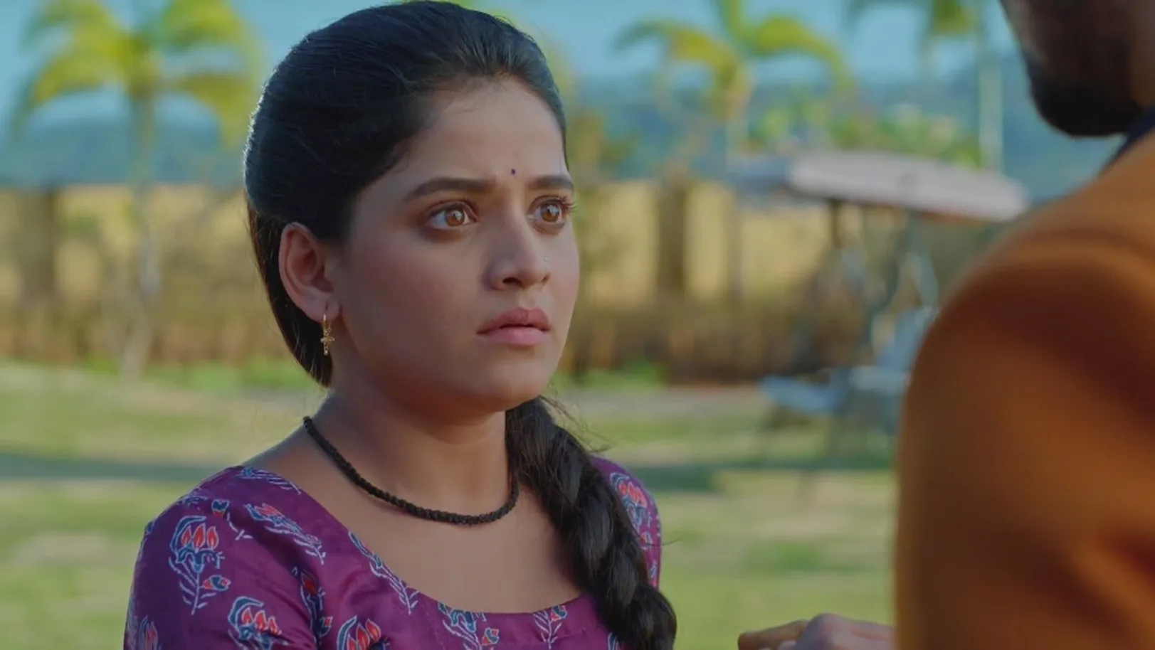 Paaru's Henna Gets Smeared on Aditya's Hand | Paaru 