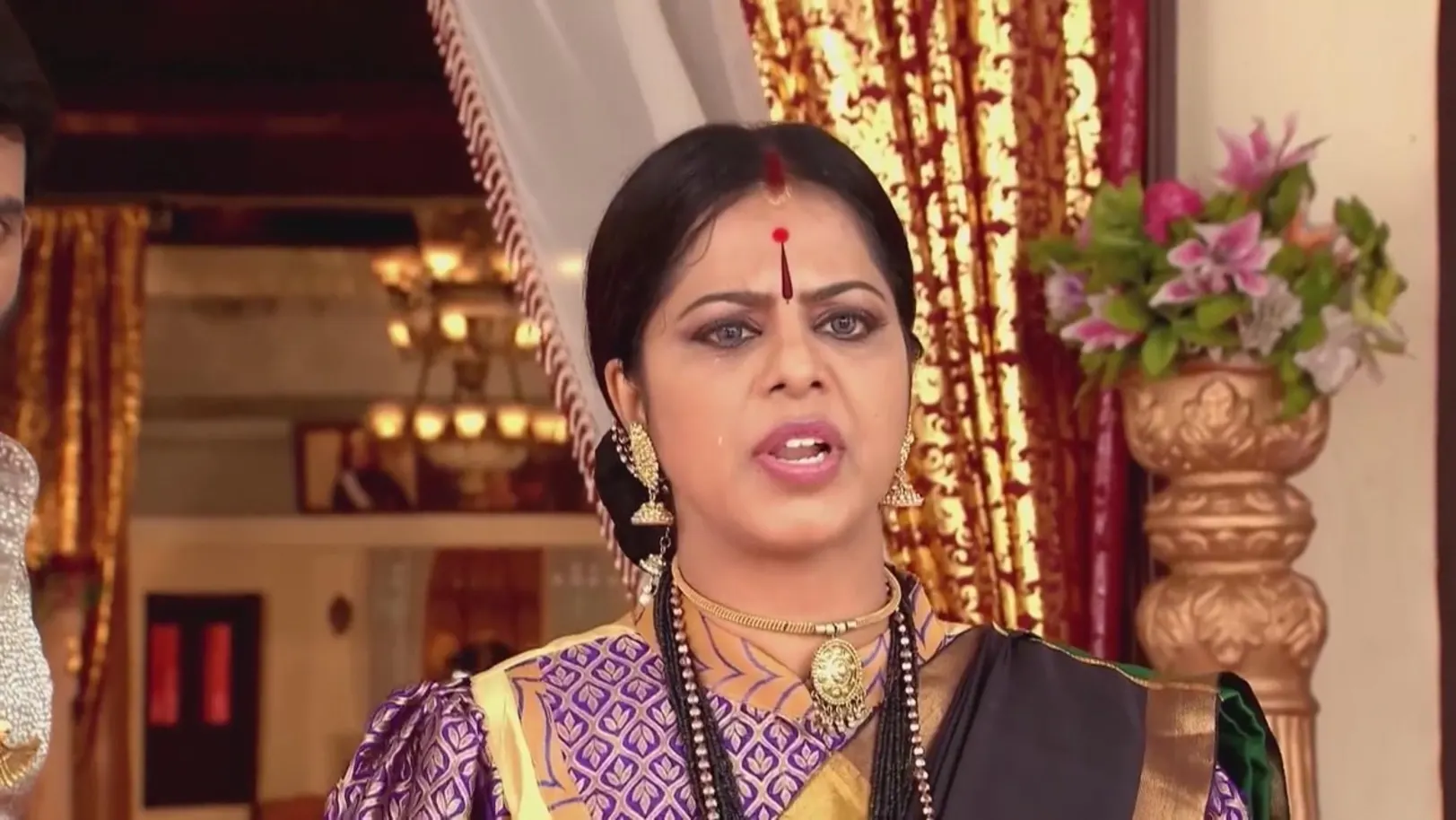 Mahadevi Helps Aravinda 29th February 2024 Webisode