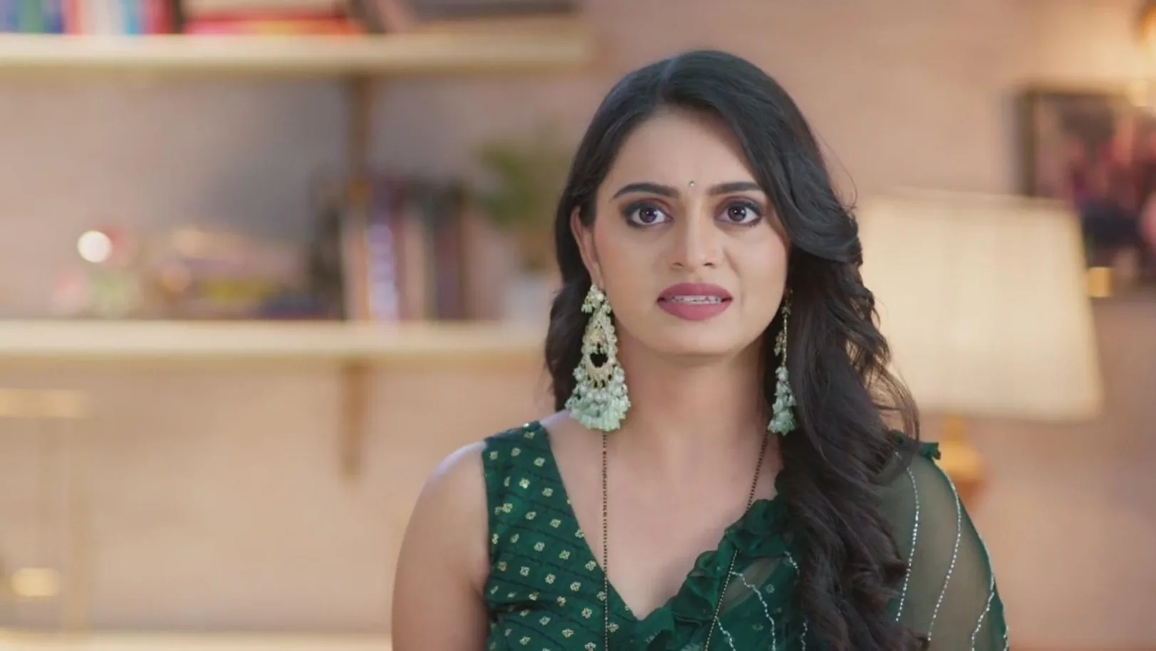 Divya Dislikes Ashu's Gift 7th March 2024 Webisode