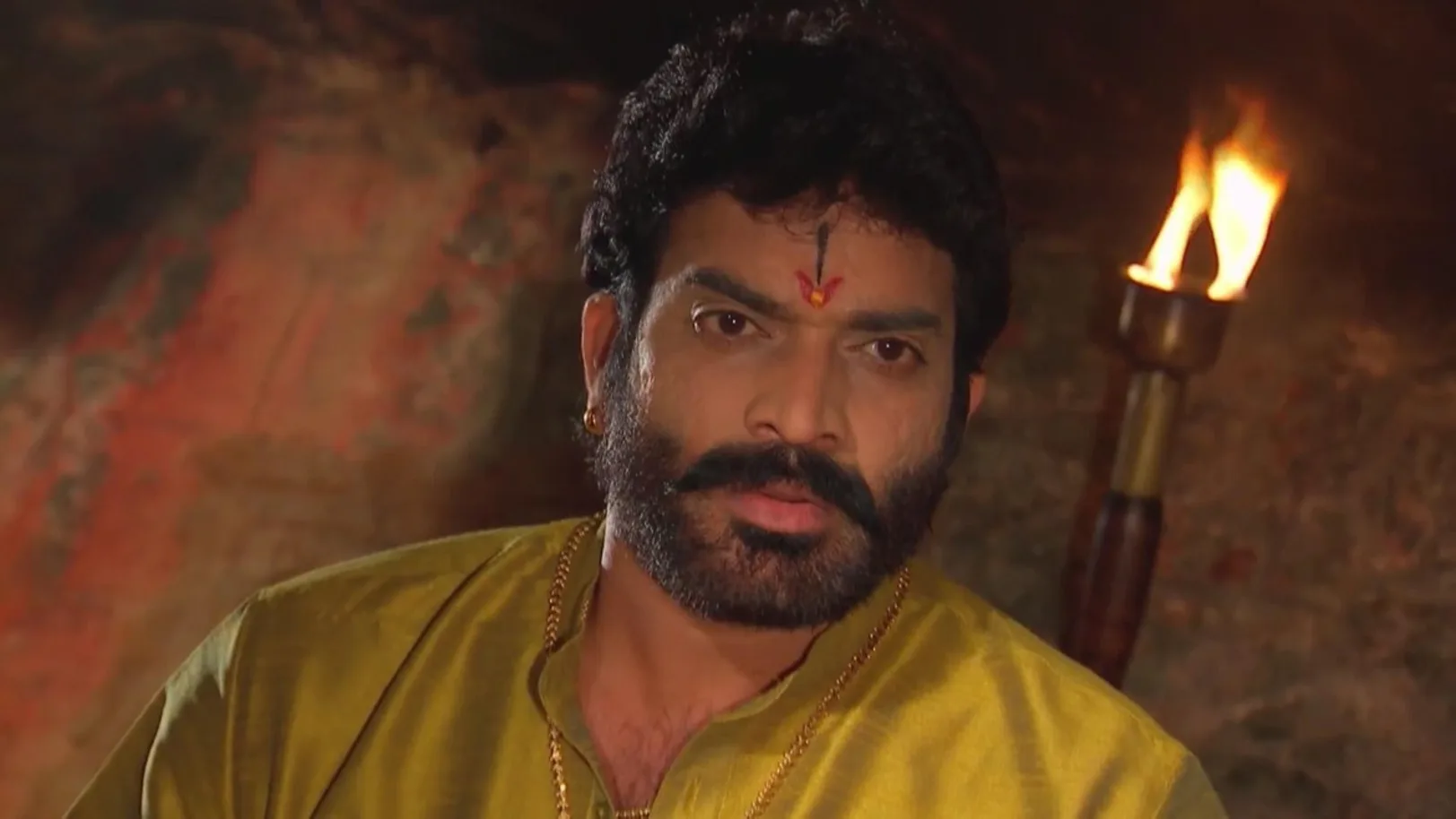 A Snake Bites Madhava Sharma | Naagamandala 