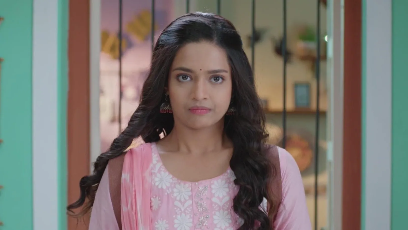 Leela's Mother Scolds Her | Navri Mile Hitlerla 