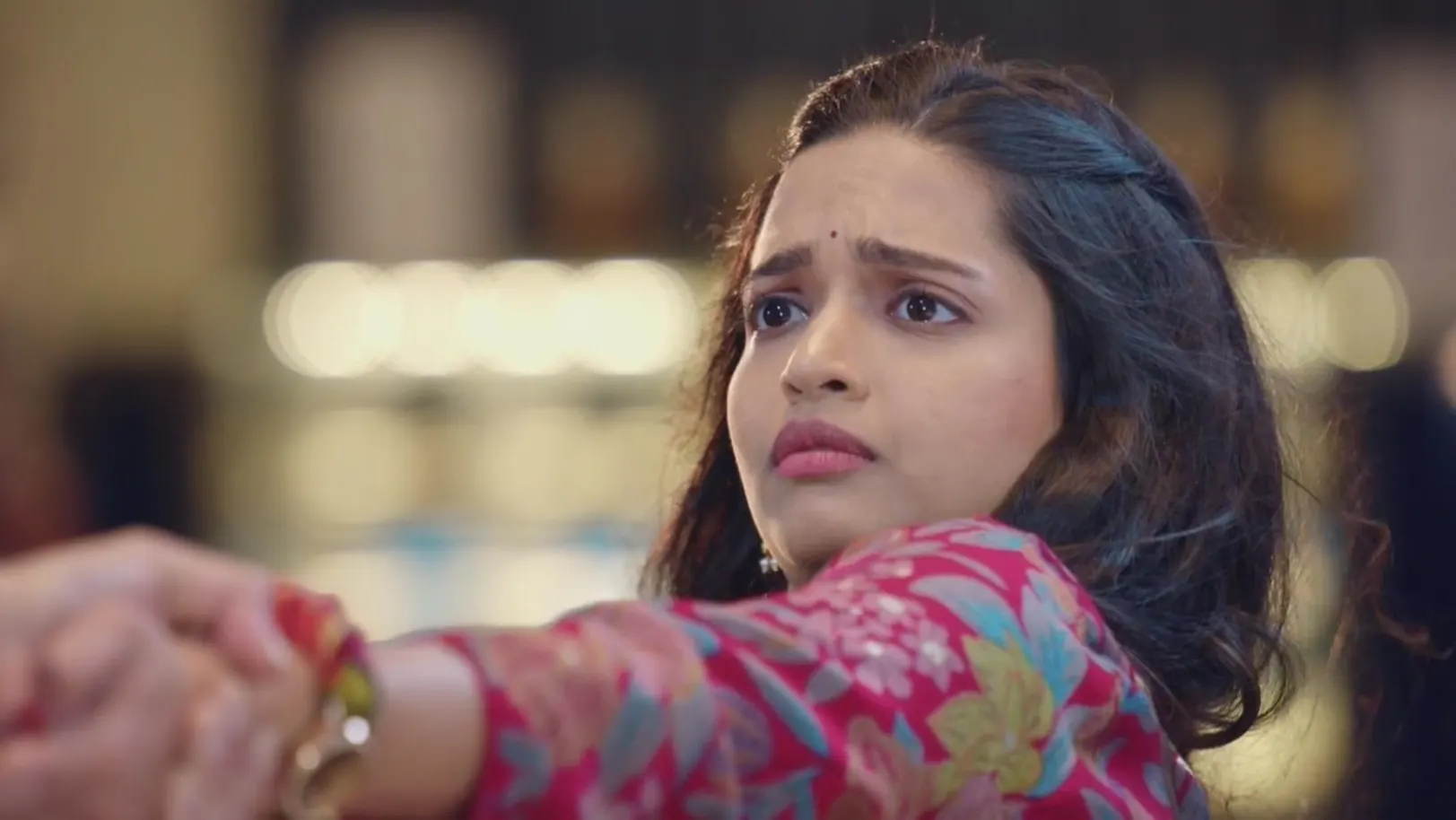 Leela Demands the Cake's Payment from AJ | Navri Mile Hitlerla 