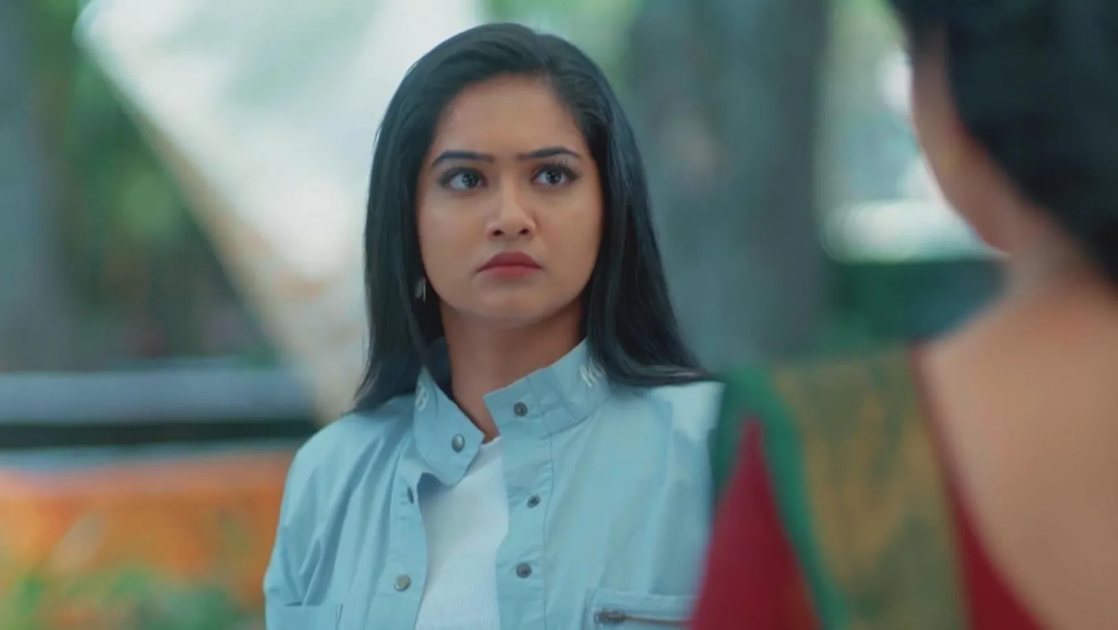 Meenakshi Reaches Chembakamangalam | Valsalyam 