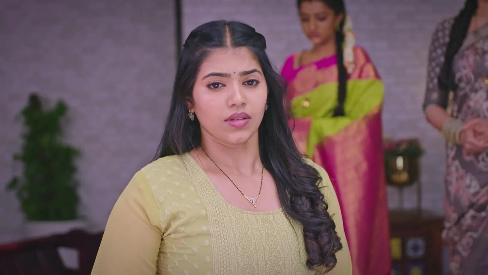 Shakuntala's Family Worries about Her | Amruthadhaare 