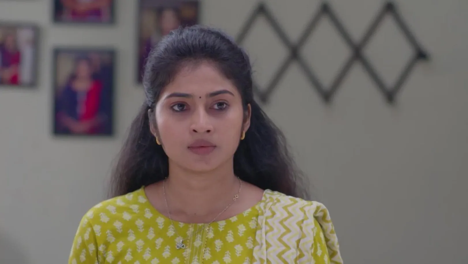 Muthulakshmi Argues with Veera 5th April 2024 Webisode