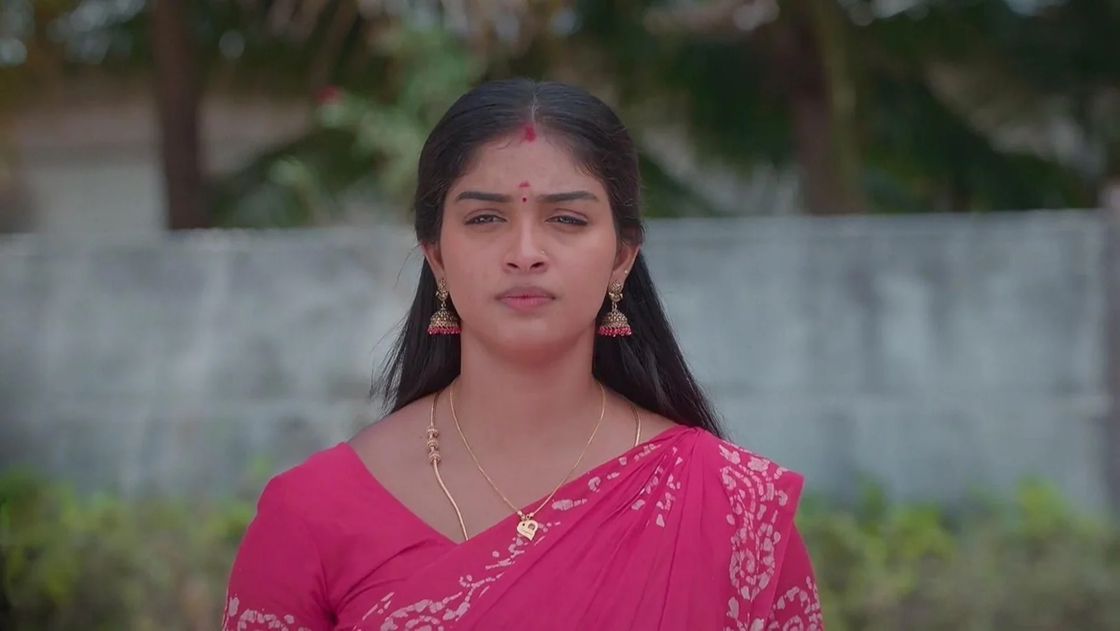 Deepa Learns about Abhirami's Arrival 11th April 2024 Webisode