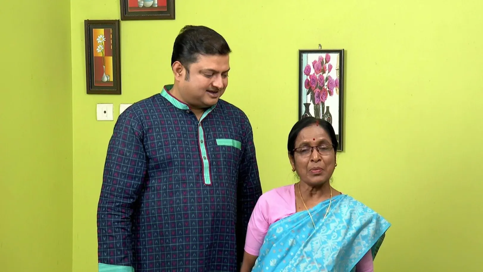 A Woman Changes Her Husband's Life | Ghore Ghore Zee Bangla | Promo