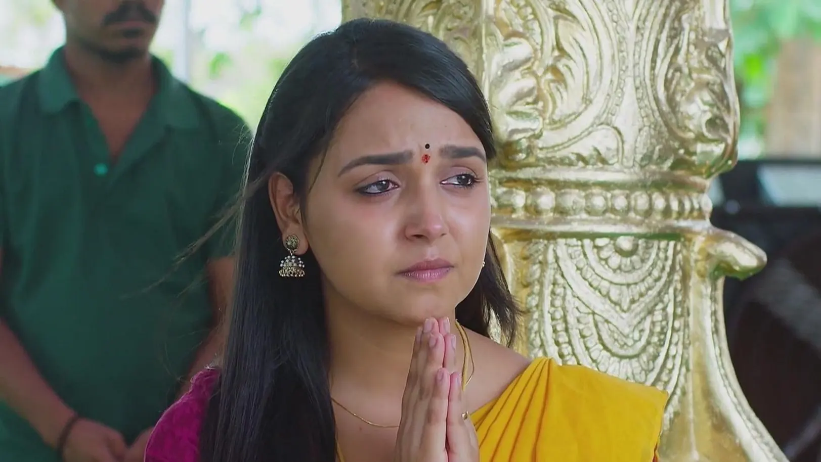 Roopa Prays to Reunite with Raju | Ammayi Garu 