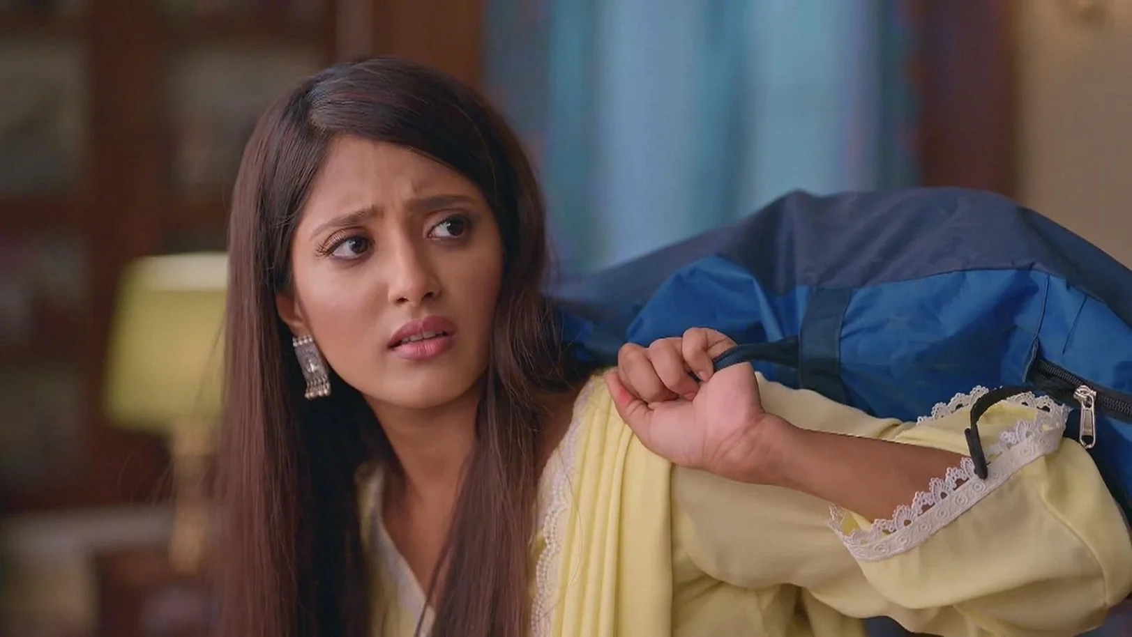 Ritu Calms Down Janvi | Main Hoon Saath Tere 